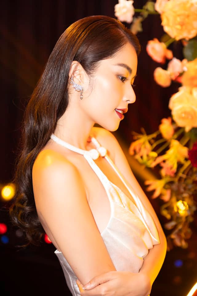 Vực dậy sau yếu đuối, Lệ Nam nhờ vào 'sức mạnh nội tại' đọ sắc cùng Nam Em Ảnh 1