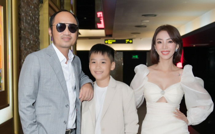 Phản ứng của Lan Ngọc - Sam - BB Trần khi chứng kiến Tiến Luật 'có con rơi' Ảnh 2