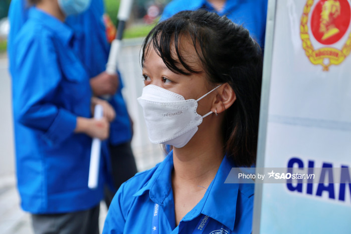 Huệ luôn cười vui vẻ, em cũng luôn được mọi người quý mến, hòa đồng.