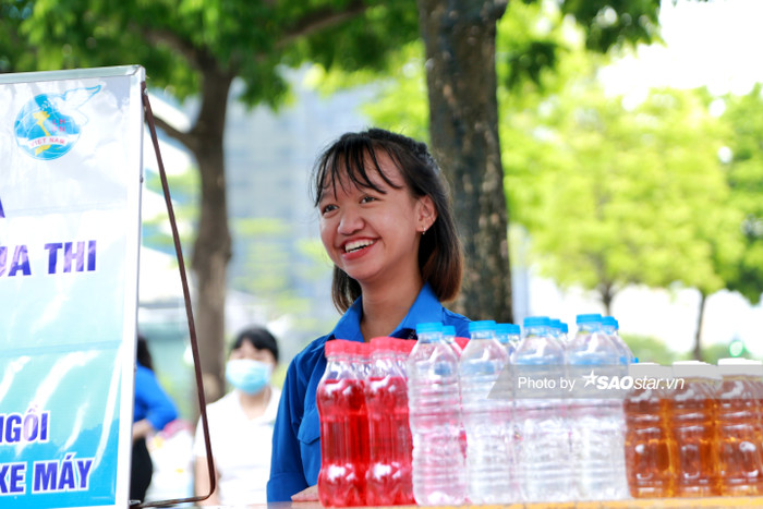 Nữ sinh GenZ nhỏ như 'cây kẹo' và niềm đam mê giúp người: 'Còn sức là còn tham gia giúp đỡ người khác' Ảnh 2