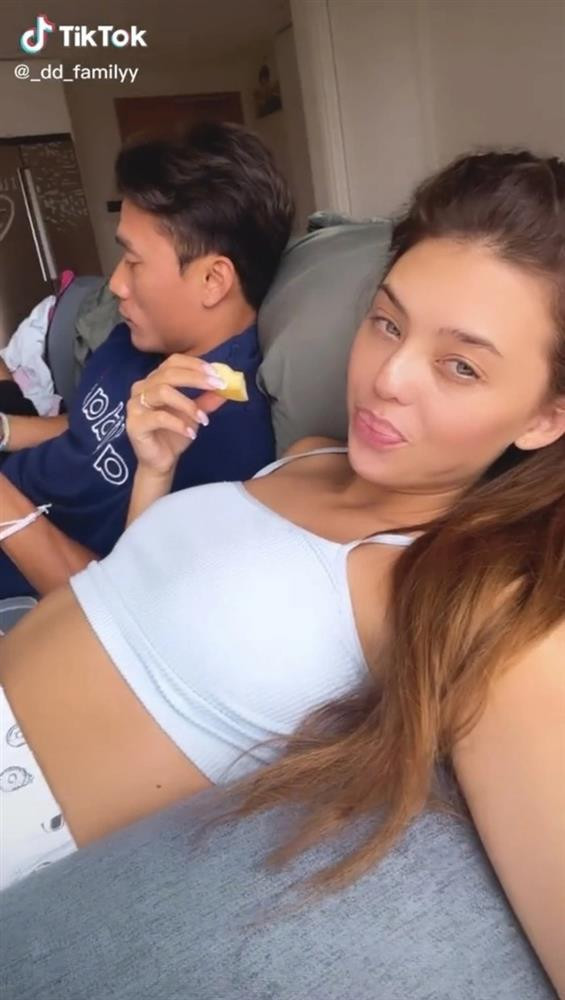 Vợ Tây Bùi Tiến Dũng được một đứa bé nhận làm mẹ, phản ứng ra sao? Ảnh 4