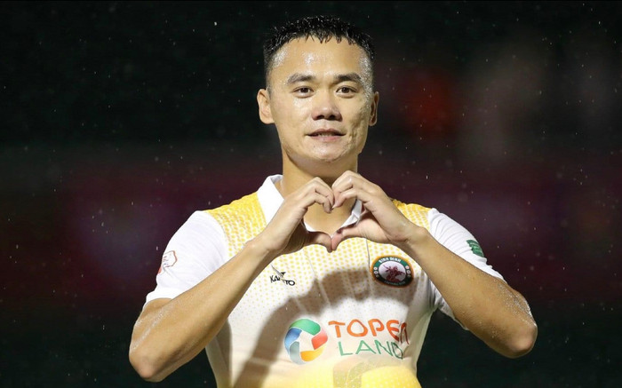 Cựu tiền đạo tuyển Việt Nam dùng tay ghi bàn vào lưới đội bóng cũ Ảnh 2