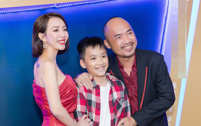 Thu Trang được Tiến Luật hôn má ngay ở sự kiện, tuyên bố không ghen là có lý do Ảnh 2