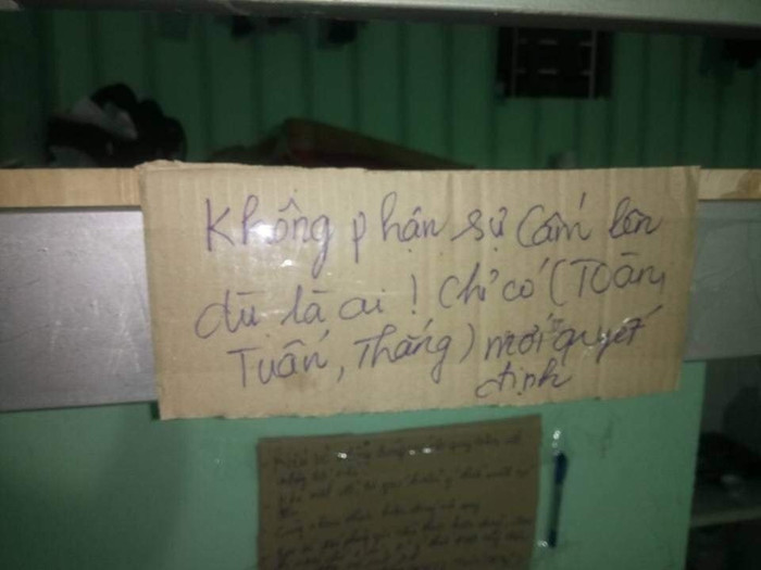 Không phận sự cấm lên gác dù là ai, chỉ có Toàn, Tuấn, Thắng mới quyết định