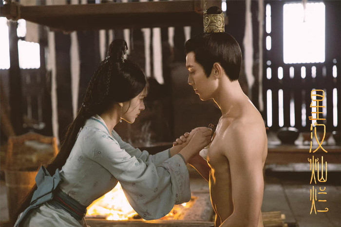 Triệu Lộ Tư được khen phù hợp với tạo hình nhân vật Thiếu Khương. 