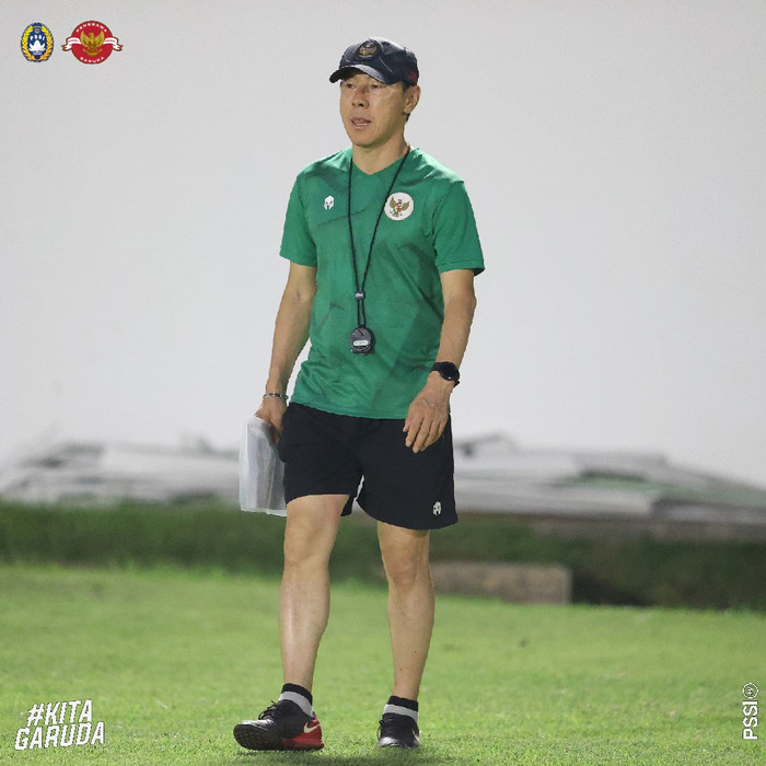HLV Shin Tae Yong chưa biết thắng Việt Nam và Thái Lan trong gần 2 năm gắn bó với bóng đá Indonesia. Ảnh: PSSI