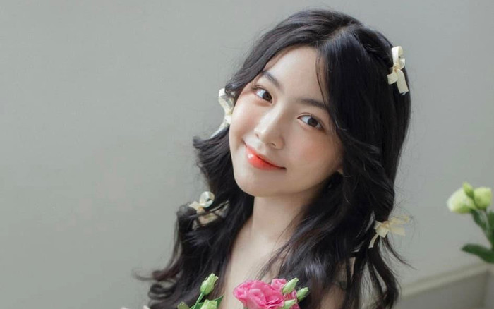 Ái nữ nhà Quyền Linh: Khả năng ngoại ngữ ấn tượng, thường làm phiên dịch cho ba Ảnh 2