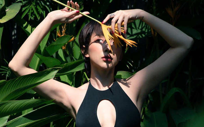 Đỉnh như Tóc Tiên: Chụp ảnh ngoài vườn cứ ngỡ lên bìa tạp chí Ảnh 2