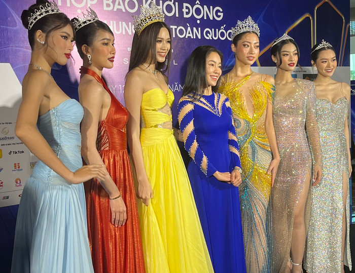 Dàn mỹ nhân chân dài đọ sắc tại thảm đỏ.