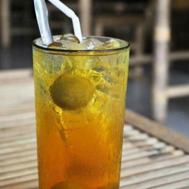 Đừng quên ra bờ hồ thử ngay một ly nước sấu thanh nhiệt khi đến Hà Nội.