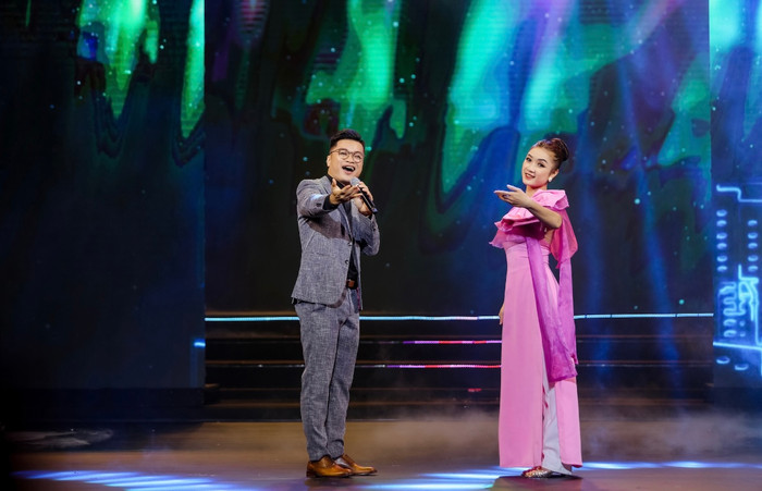 Dàn sao nổi tiếng tại thảm đỏ: Vy Oanh hóa công chúa, Hoàng Phương mắc lỗi trang điểm Ảnh 13