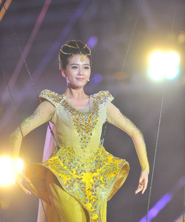 Nhan sắc mong manh của Lưu Thi Thi.