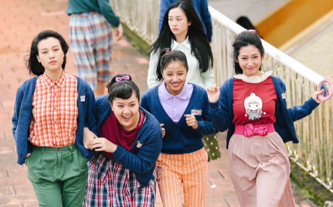 Đường tình duyên lận đận của nhóm nữ quái 'Ngựa Hoang' trong Tháng Năm Rực Rỡ Ảnh 2