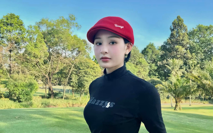 Hiền Hồ lần đầu lộ diện hậu 'bão scandal', đi mua sắm túi hiệu bằng xế hộp hạng sang? Ảnh 2