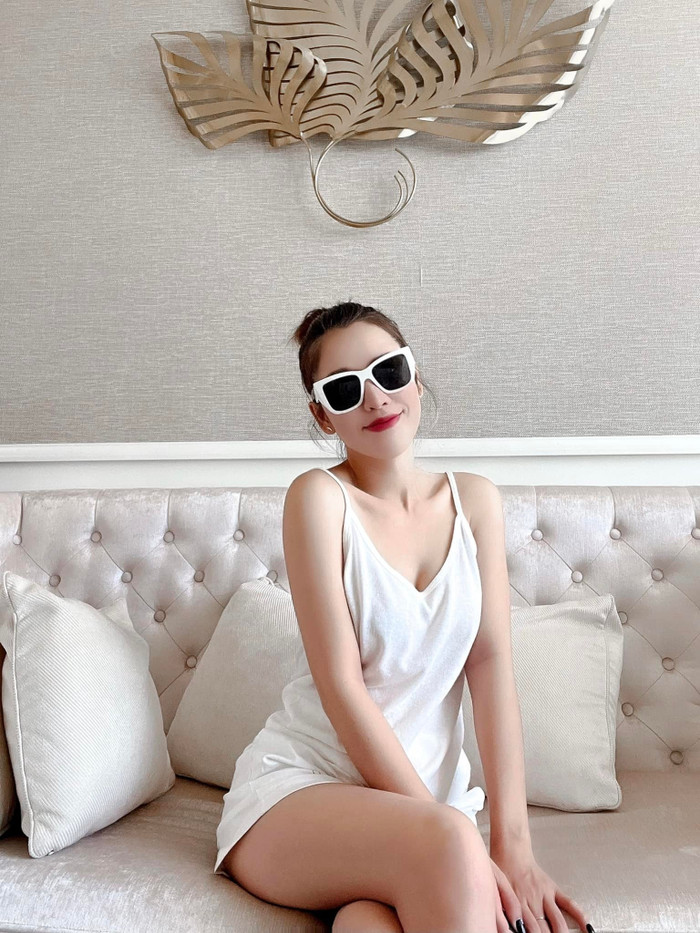 Cô cho biết bản thân kín tiếng hơn trong chuyện tình cảm sau hai cuộc tình đổ vỡ.