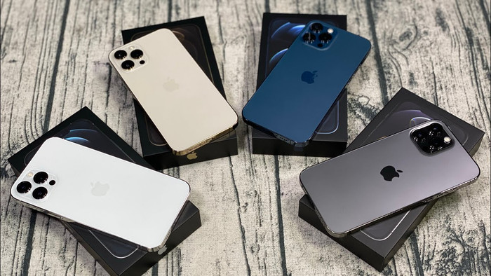 Những chiếc iPhone lock đang được các thương gia xả hàng để chuẩn bị nhập lô hàng thế hệ mới.