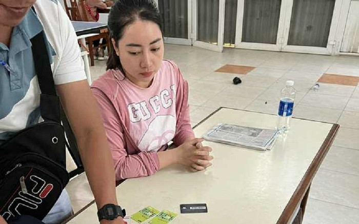 'Hotgirl' cầm đầu đường dây dùng căn cước công dân giả để mở hơn 200 tài khoản ngân hàng Ảnh 2