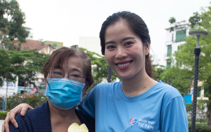 Nam Em để mặt mộc làm từ thiện cùng các thí sinh hoa hậu Ảnh 2