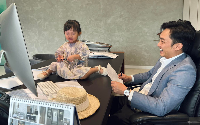 Mới tí tuổi đầu, Suchin nhà Cường Đô La đã theo bố 'đi làm kiếm cơm' Ảnh 2