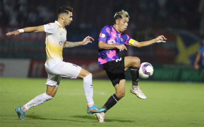 Bài toán hóc búa cho bóng đá Việt Nam: Đổ tiền chơi V.League rồi về đâu? Ảnh 2