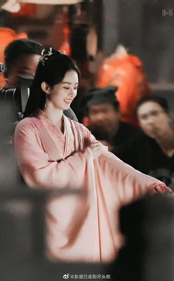 Tạo hình mới của Triệu Lệ Dĩnh trong Dữ Phượng Hành gây sốt, khán giả đồng loạt khen sang Ảnh 2