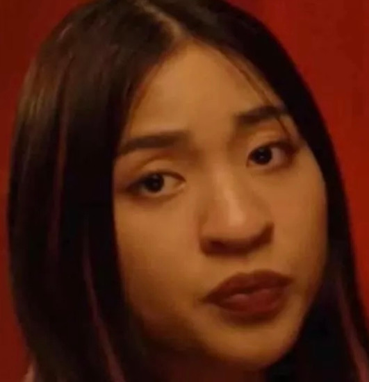 Nhan sắc của người đẹp Gia Lai liên tục bị cư dân mạng chia sẻ rần rần, nhiều người hâm mộ tỏ ra thất vọng với gương mặt có phần khác “một trời một vực” do chính cô nàng tự đăng.