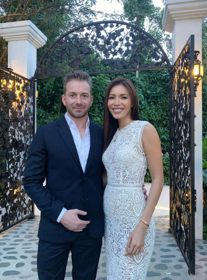 Giữ đúng lời hứa, Minh Tú công khai bạn trai sau 9 năm hẹn hò.