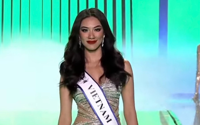 Kim Duyên lại đánh son đỏ, mặc đầm xuyên thấu: Tới công chuyện, up crown liền Ảnh 2