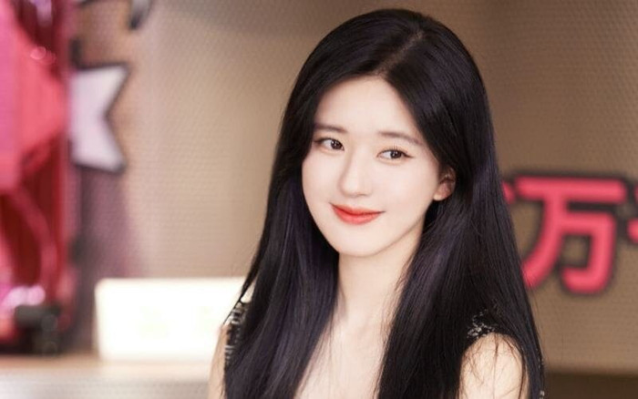 Hình lúc nhỏ của Triệu Lộ Tư bất ngờ được đào lại, nhan sắc thế nào mà khiến Cnet bùng nổ tranh luận? Ảnh 5