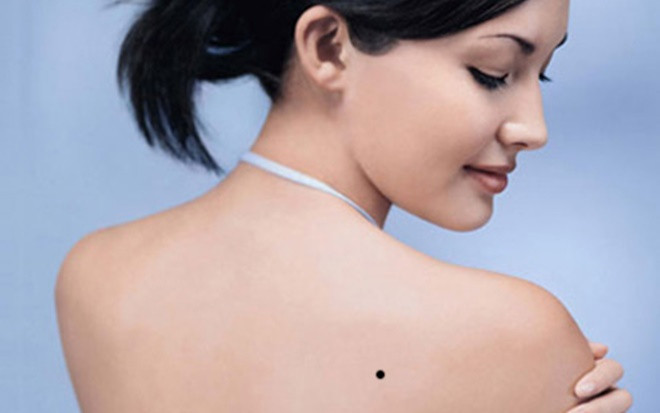 Những nốt ruồi trên cơ thể phụ nữ báo hiệu một cuộc đời luôn vất vả vì người khác Ảnh 2