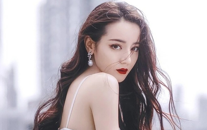 Địch Lệ Nhiệt Ba chờ ngày rời Gia Hành, sẽ lập công ty riêng? Ảnh 2