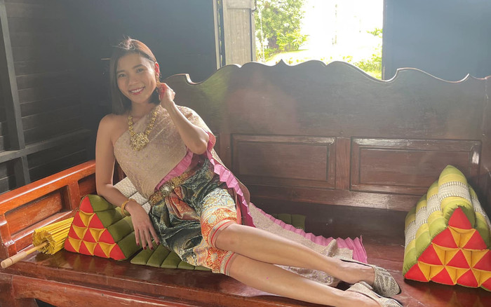 Thúy Diễm hóa cô gái Thái tại xứ sở Chùa Vàng, nhan sắc nữ diễn viên khiến fan hết lời khen ngợi Ảnh 2