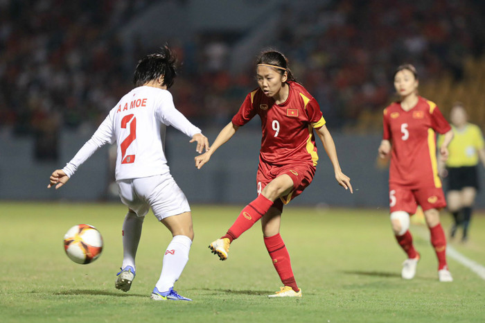 Huỳnh Như đã ghi 59 bàn cho tuyển nữ Việt Nam. Ảnh: Minh Dân