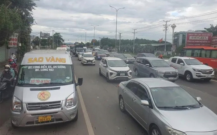 Du lịch mùa cao điểm: Từ Vũng Tàu về TP.HCM mất 5 giờ Ảnh 2