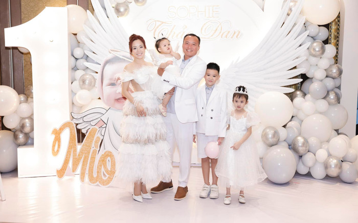 Vy Oanh tổ chức tiệc sinh nhật hoành tráng cho hai con, nhan sắc mẹ bỉm 3 con chiếm trọn spotlight Ảnh 2