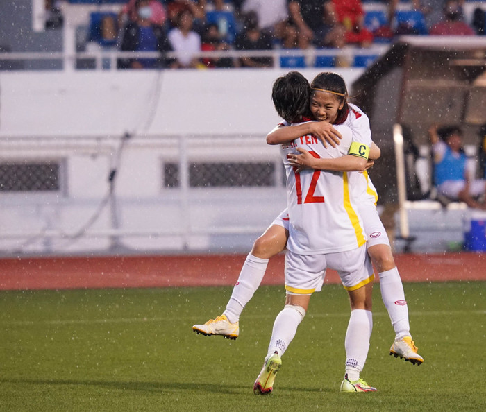 Huỳnh Như sẽ còn gặt hái thêm vinh quang và ghi thêm bàn thắng cho tuyển nữ Việt Nam. Ảnh: VFF