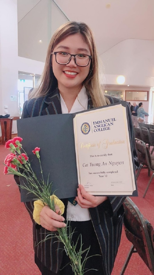 Từ nhỏ, Tường An đã sang Úc du học