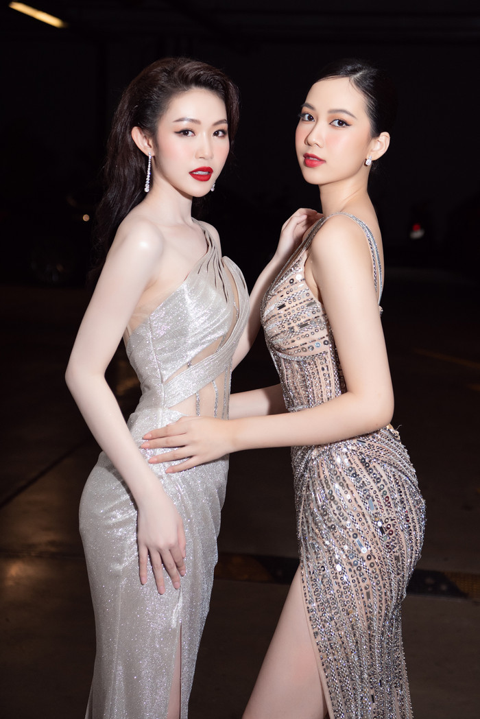 Phương Quỳnh và Đậu Hải Minh Anh - người đẹp vốn được mệnh danh là bản sao Đặng Thu Thảo - đọ sắc trong thiết kế của Brian Võ.