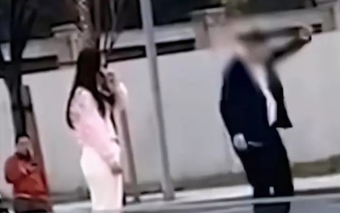 Vợ cúi đầu, khóc lóc xin tha thứ vì trót 'lén lút' bên ngoài, chồng nén nhịn chỉ làm một điều Ảnh 2