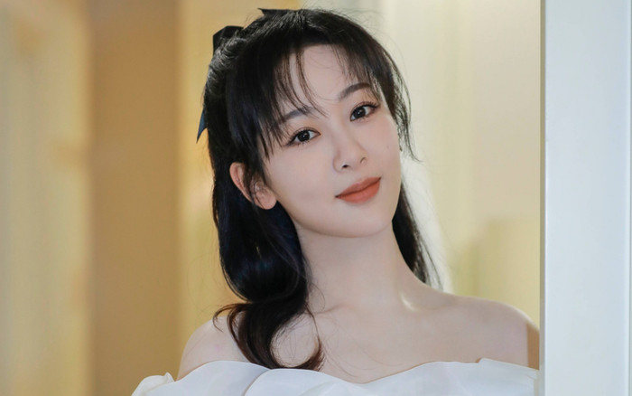 Hành động bất ngờ của Dương Tử khiến fan yêu mến: Đúng là nhân cách vàng trong làng Cbiz! Ảnh 2