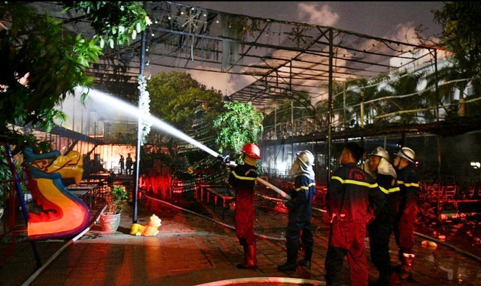 Sau nhiều nỗ lực, đám cháy đã được khống chế và dập tắt hoàn toàn.