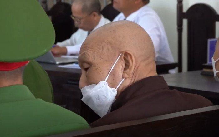 Bị cáo Lê Tùng Vân khai tại tòa: 'Còn độc thân, đang chờ lấy vợ' Ảnh 2