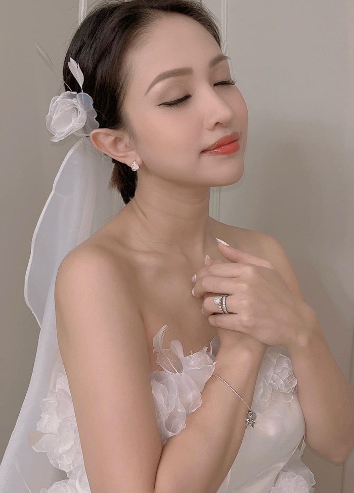 Vân Hugo đã tìm được bến đỗ hạnh phúc cho cuộc đời mình.