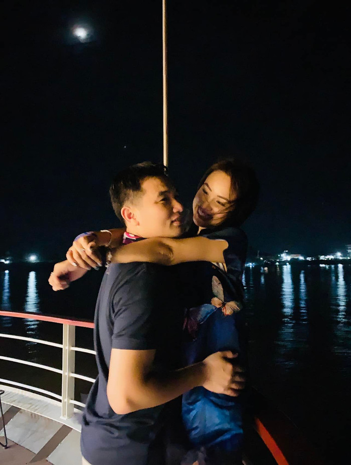 Vân Hugo gửi tới ông xã những lời chúc sinh nhật đầy ngọt ngào.