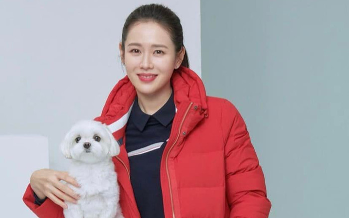 Son Ye Jin cùng 'con cưng' lên sóng, hợp tác tạo dáng 'chuyên nghiệp' Ảnh 2