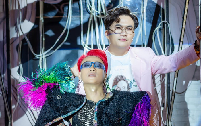 Đại Nghĩa 'lẻ bóng' dự sự kiện, 'pose' dáng với cây vest hồng cùng đàn em thân thiết Ảnh 2