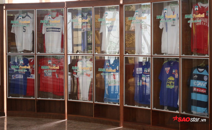 Tất cả những doanh nghiệp đến với CLB HAGL đều được lưu giữ ở phòng truyền thống.&nbsp;