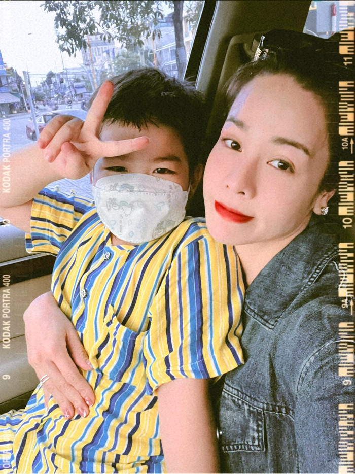 Là 1 người mẹ, Nhật Kim Anh vô cùng bức xúc và lên án hành vi tàn độc này của Nguyễn Võ Quỳnh Trang và Nguyễn Kim Trung Thái