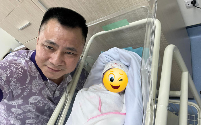 NSND Tự Long lên chức bố ở tuổi U50, còn làm hẳn bài thơ chào mừng quý tử Ảnh 2