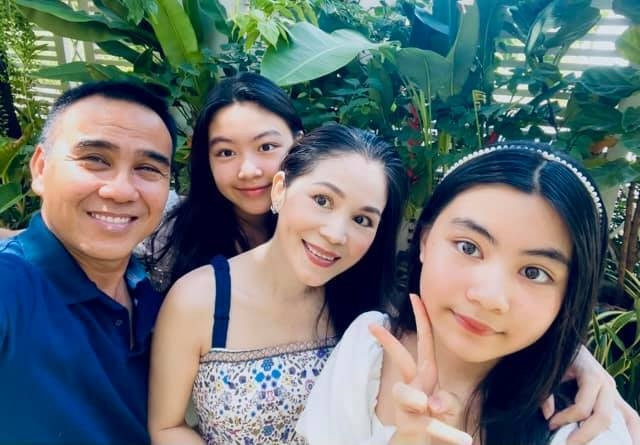 Gia đình MC Quyền Linh.